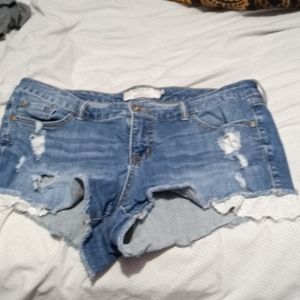 Torrid blue wash jean shorts